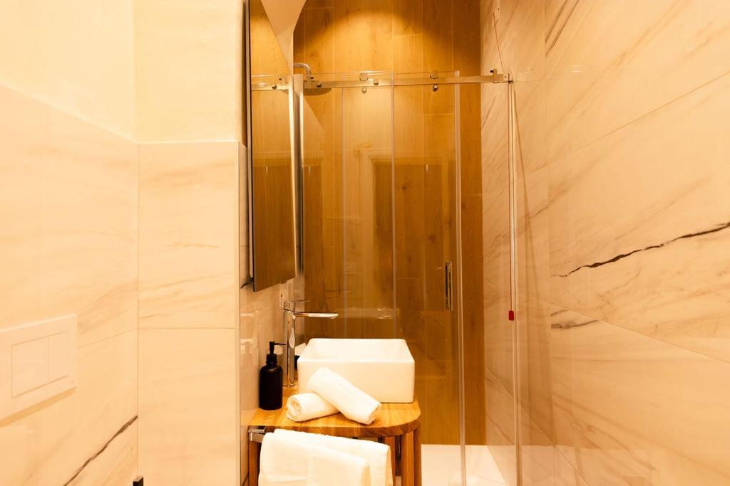Sun Serenity Suite トロペーア エクステリア 写真