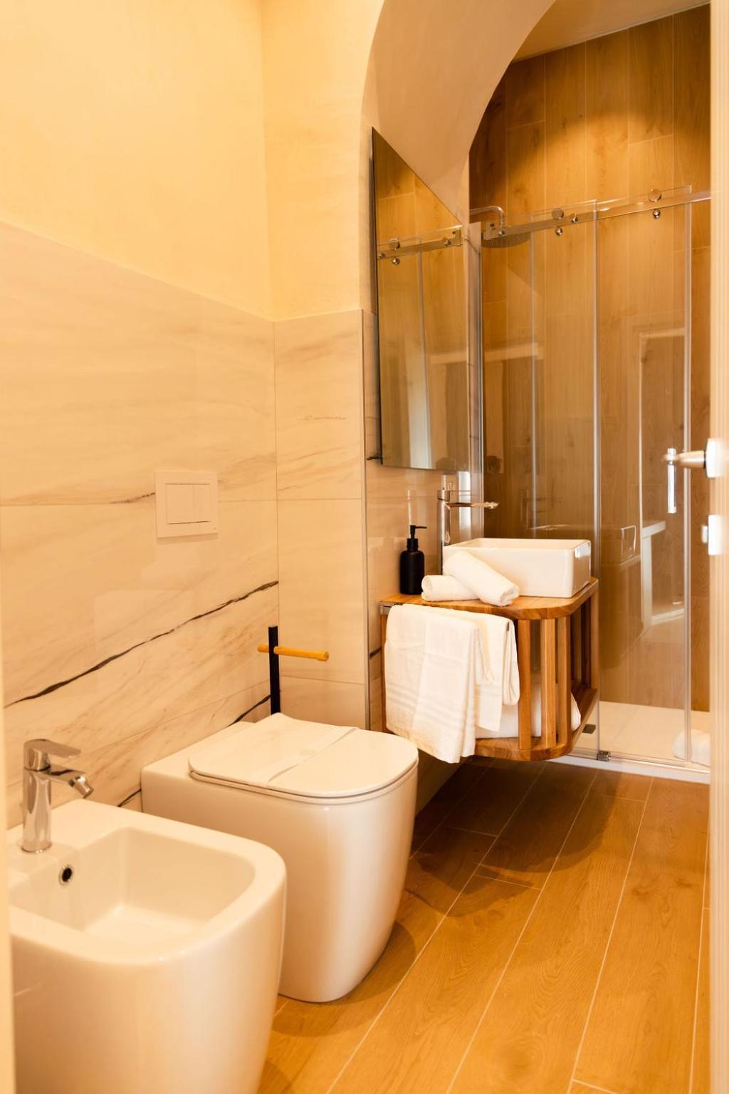 Sun Serenity Suite トロペーア エクステリア 写真