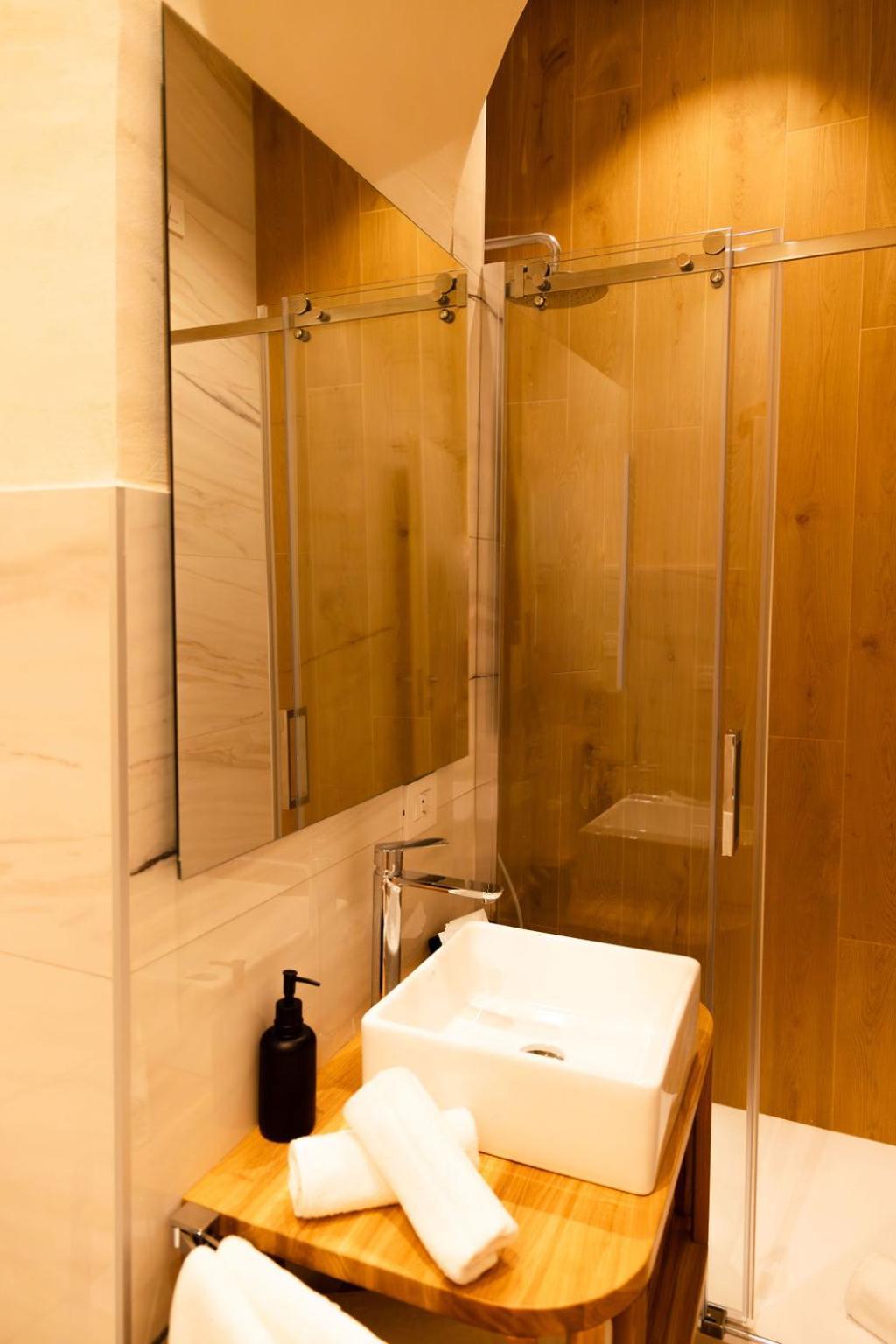 Sun Serenity Suite トロペーア エクステリア 写真
